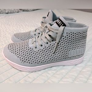 NOBULL MINERAL SUEDE MID TRAINER (WOMEN'S 7)